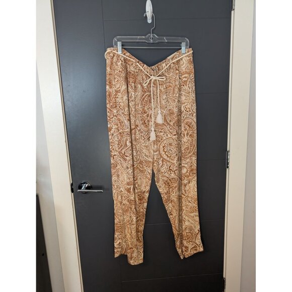 Lane Bryant Pants - NWT Lane Bryant Printed Woven Straight Ankle Pants in Paisley - 18